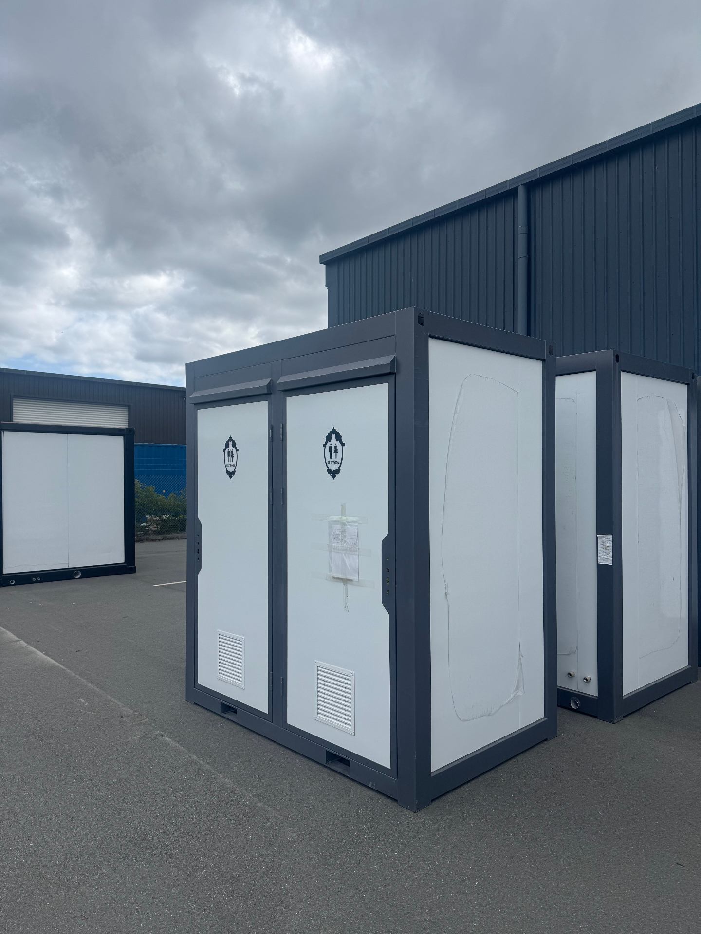 Double toilet — side profile